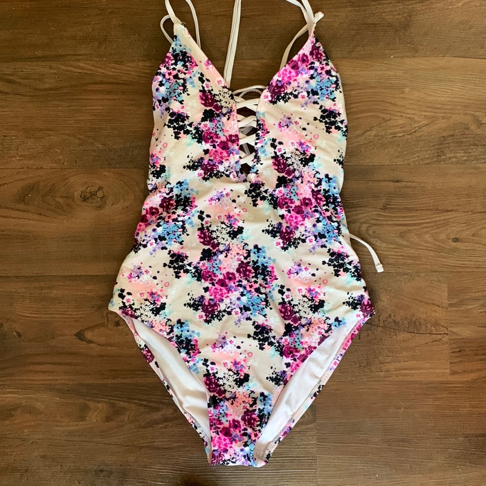Cute one piece swimsuit